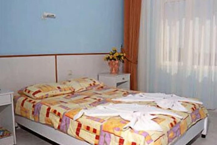 Room 15 of 62