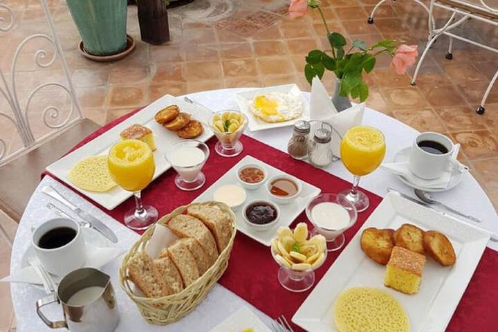 Breakfast/Coffee Service 33 of 41