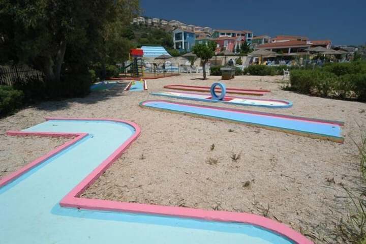 Mini-golf