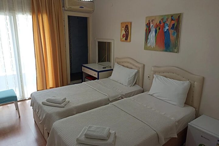 Room 5 of 17