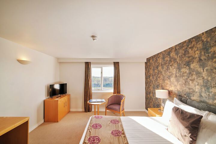 Room 26 of 143