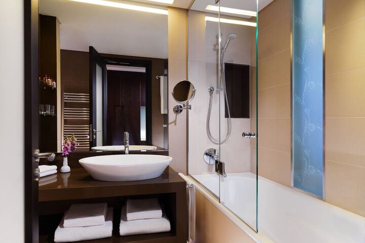 Room 44 of 63