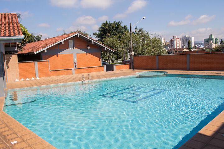 Pool 13 of 41