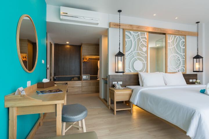 Room 3 of 136
