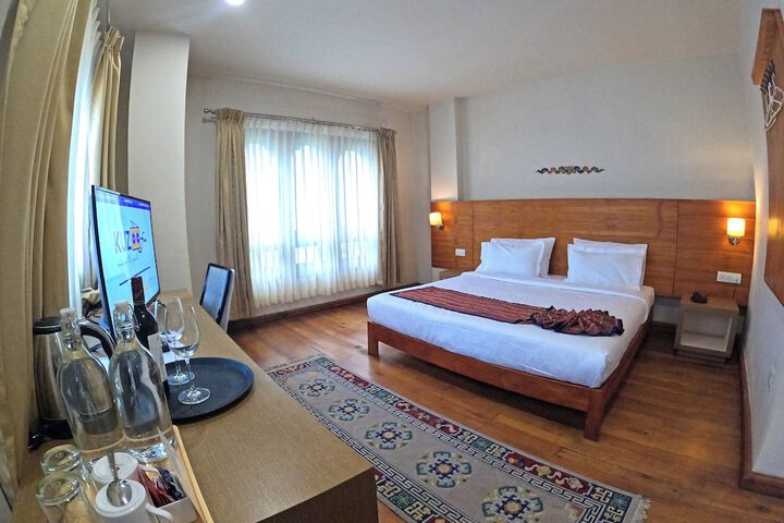 Room 4 of 15