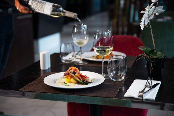 Dining 48 of 79
