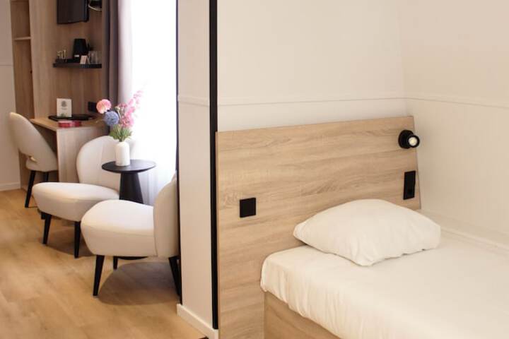 Room 42 of 94