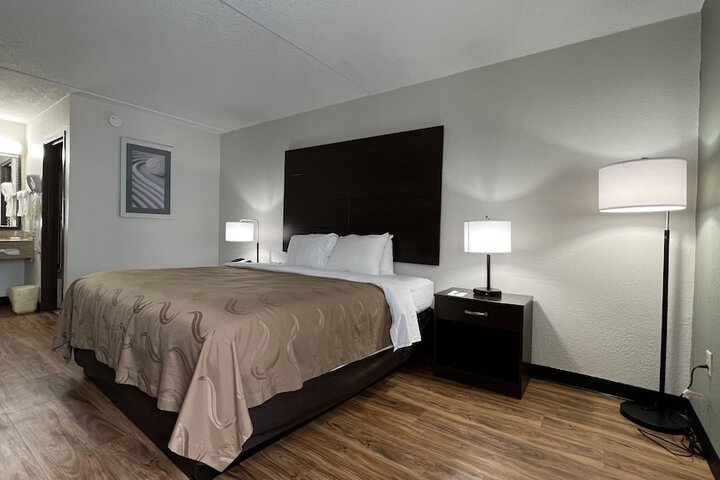 Room 30 of 51