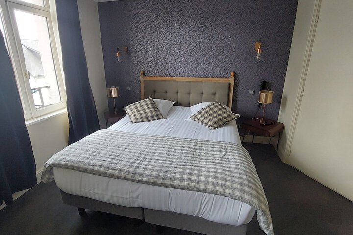 Room 27 of 63