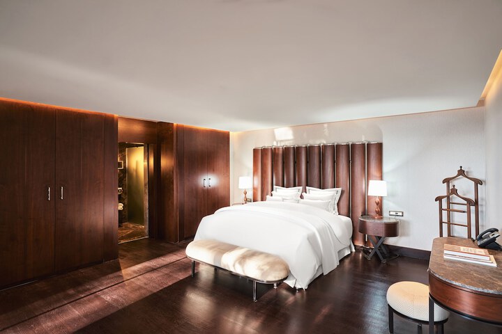 Room 11 of 73