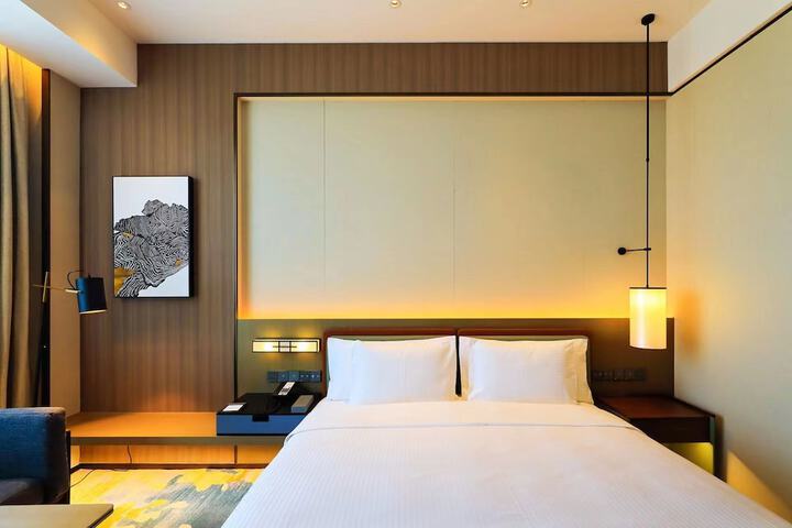 Room 9 of 26