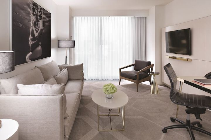 Room 5 of 70