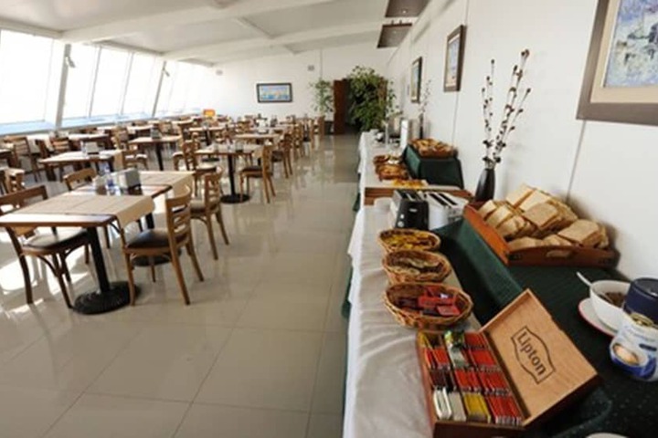 Dining 59 of 66