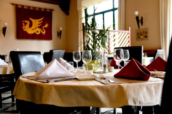 Dining 22 of 46
