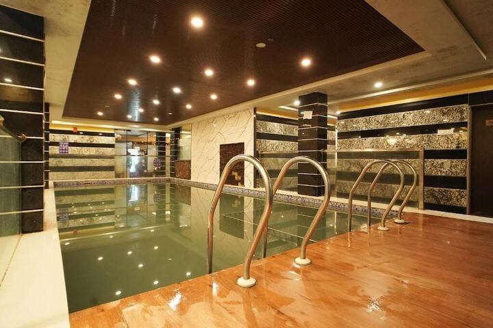 Pool 29 of 34