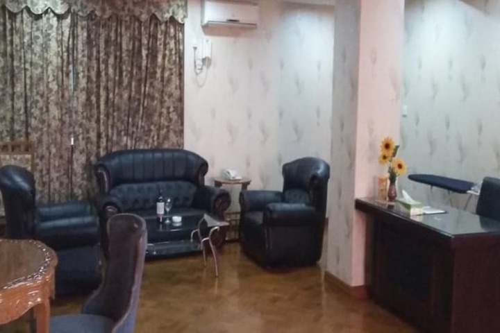 Room 12 of 32