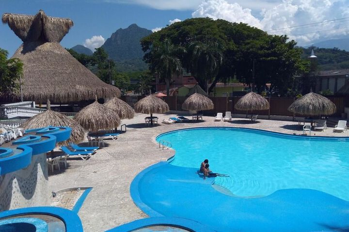 Pool 10 of 20