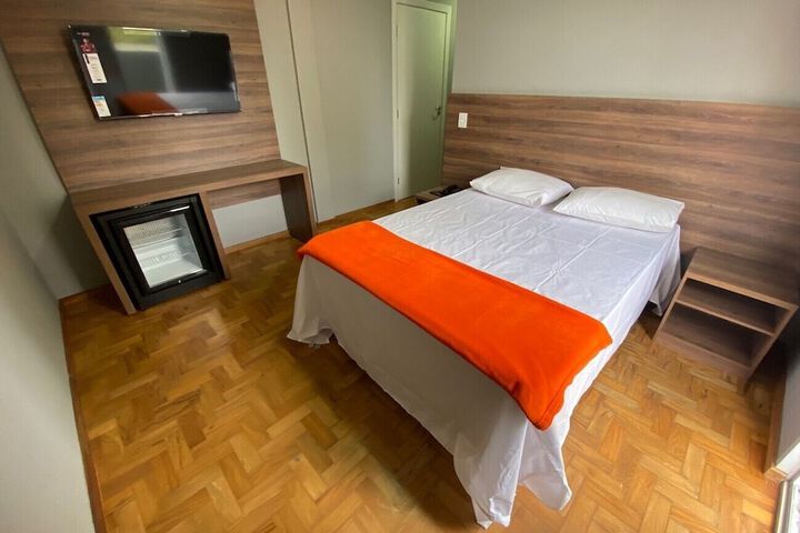 Room 13 of 22