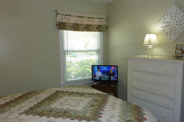 Room 4 of 11