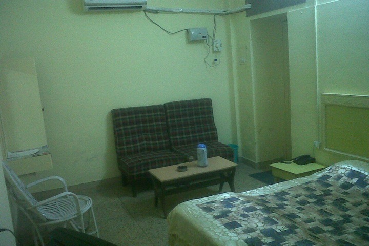 Room 4 of 9