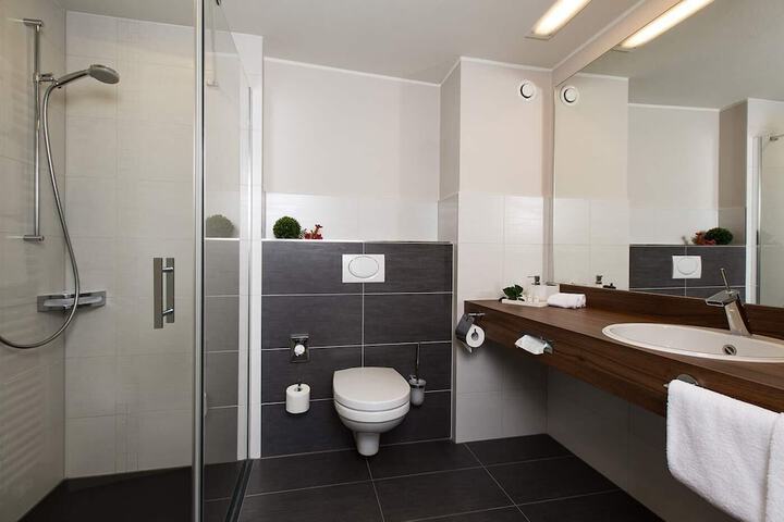 Room 6 of 22