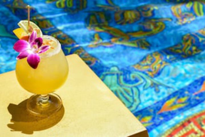 Poolside bar
