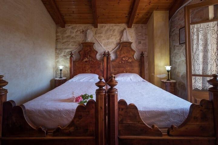 Room 15 of 110