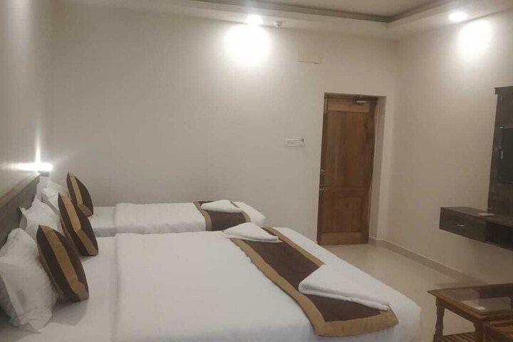 Room 12 of 20