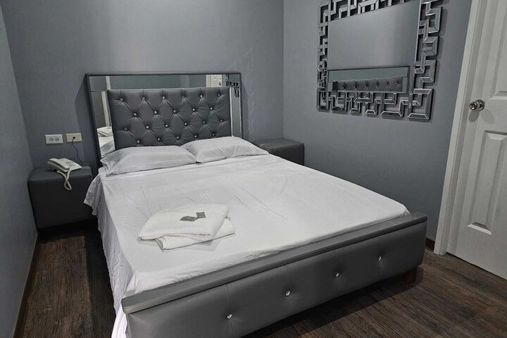 Room 3 of 6