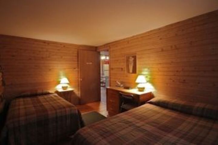 Room 12 of 27