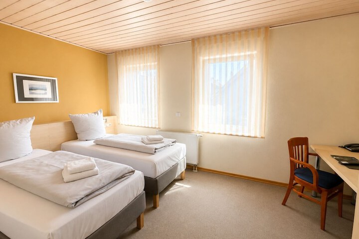 Room 14 of 28