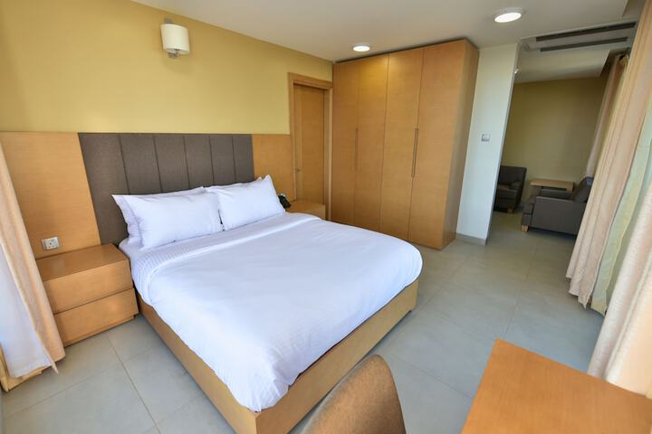 Room 4 of 61