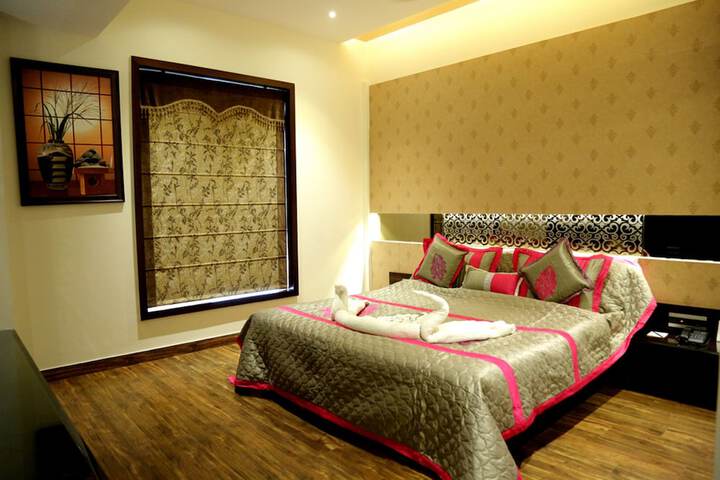Room 6 of 38