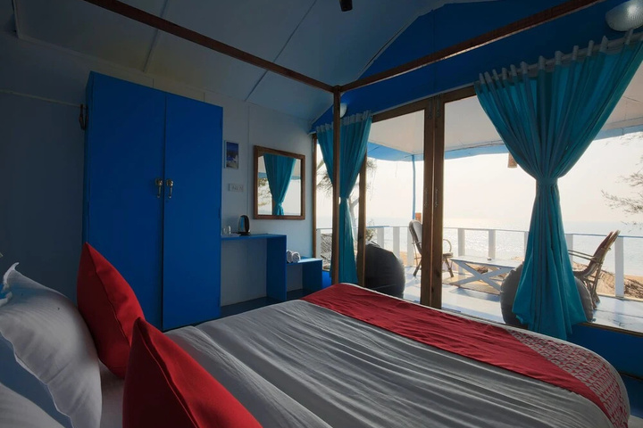 Room 3 of 10