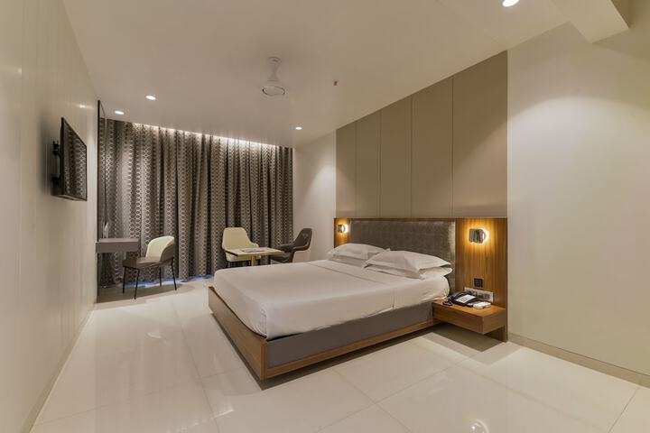 Room 17 of 38