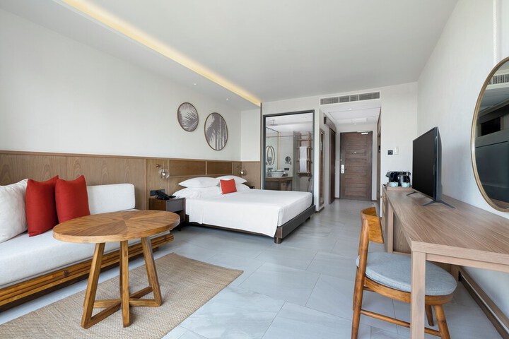 Room 38 of 245
