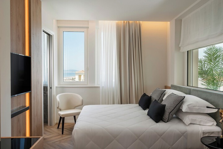 Room 40 of 180