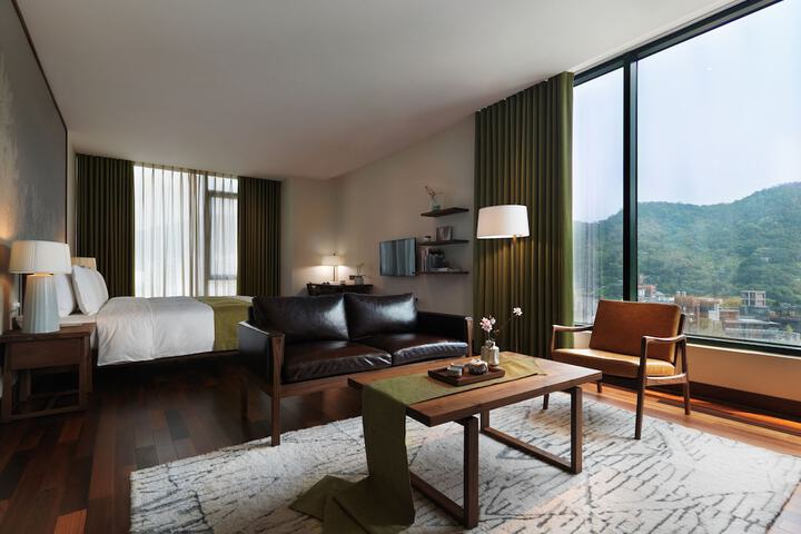 Room 8 of 21
