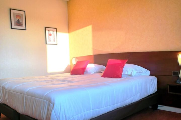 Room 70 of 113