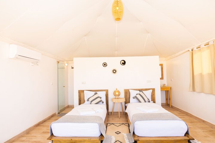 Room 9 of 28