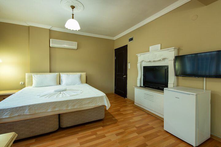 Room 14 of 132