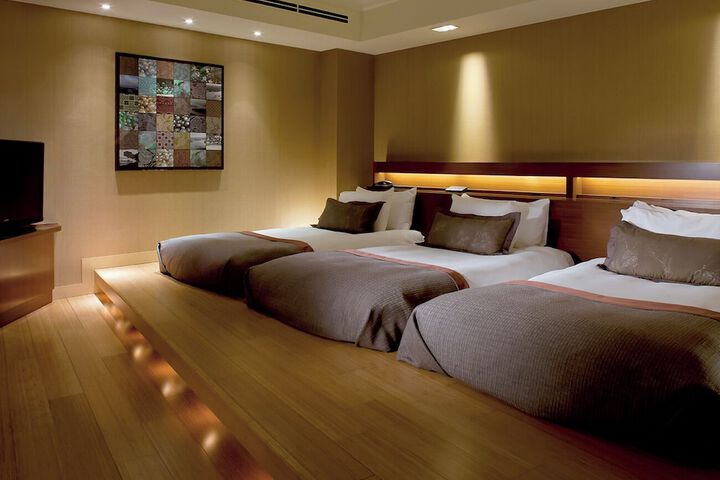 Room 7 of 65