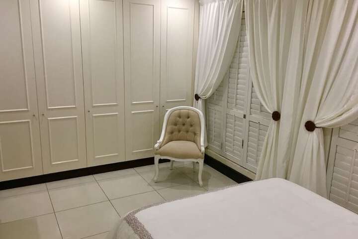 Room 157 of 216