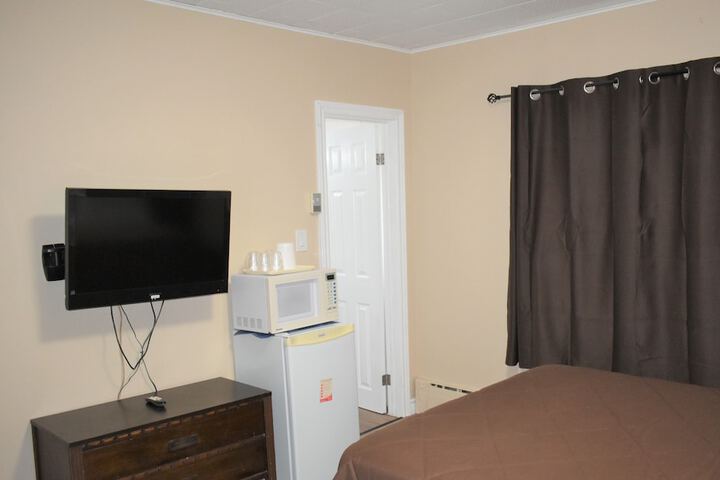 Room 8 of 43