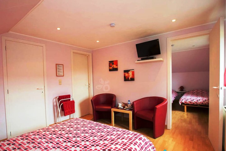 Room 5 of 31
