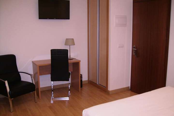 Room 10 of 46