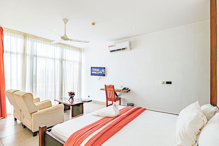 Room 12 of 63