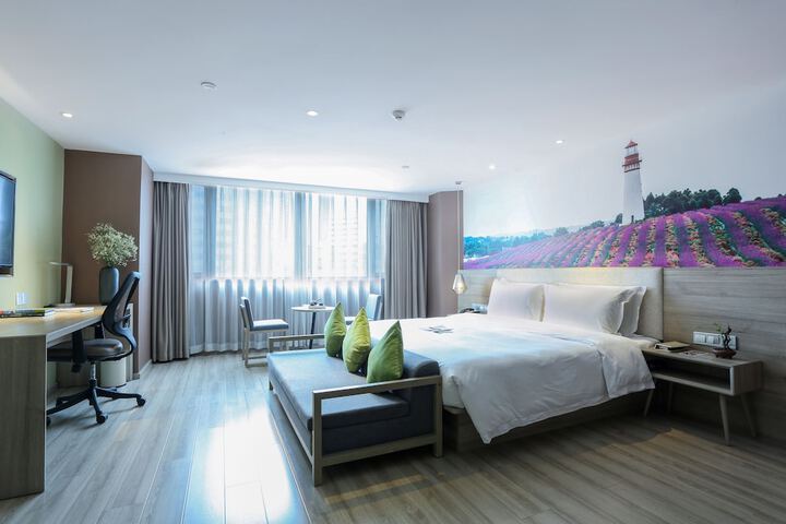 Room 27 of 60