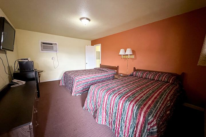 Room 6 of 23