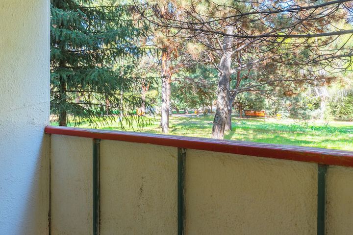 Room 27 of 61